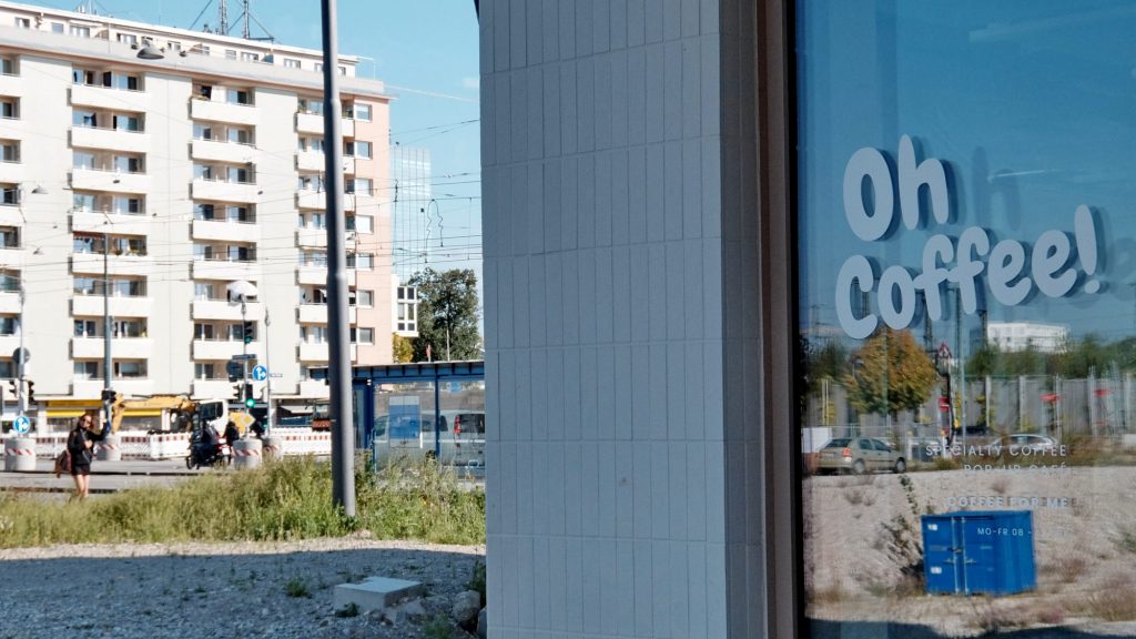 Popup-Café am Knie, KI generiert?